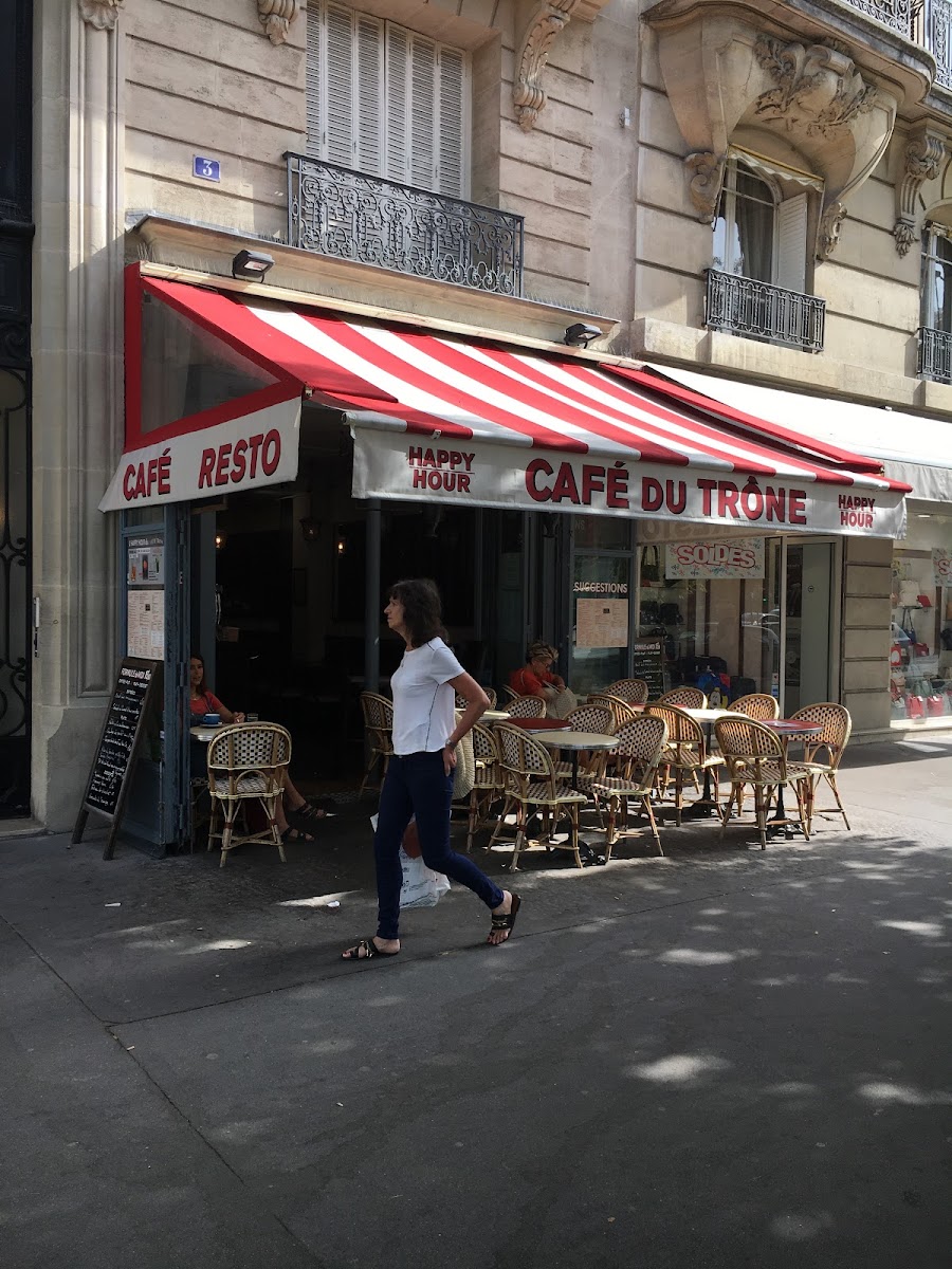 Le Cafe Du Trone - Photo 1