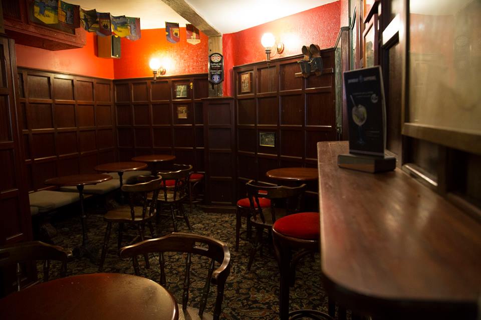 Oxford Pub - Photo 1
