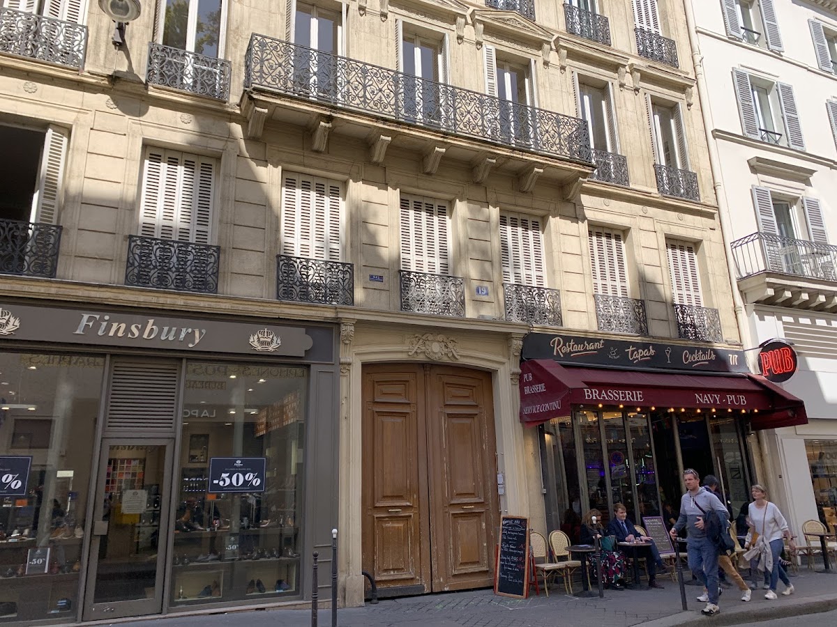 Navy Pub Paris - Photo 1