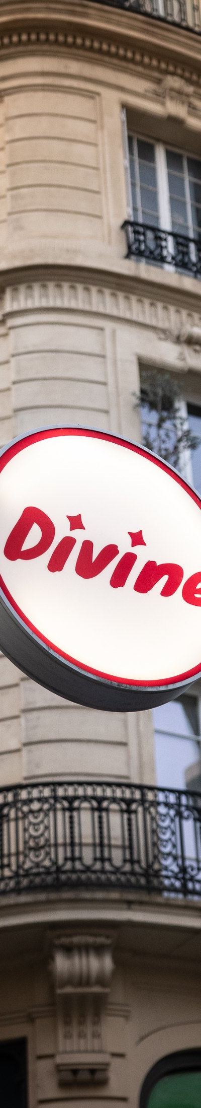Divine — Paris