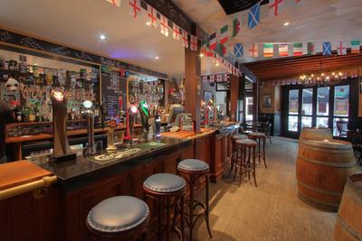 Hms Victory Pub - Photo 3
