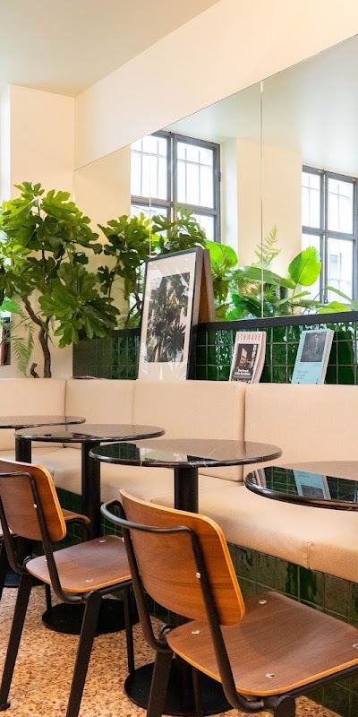 Le Café des Batignolles — Paris