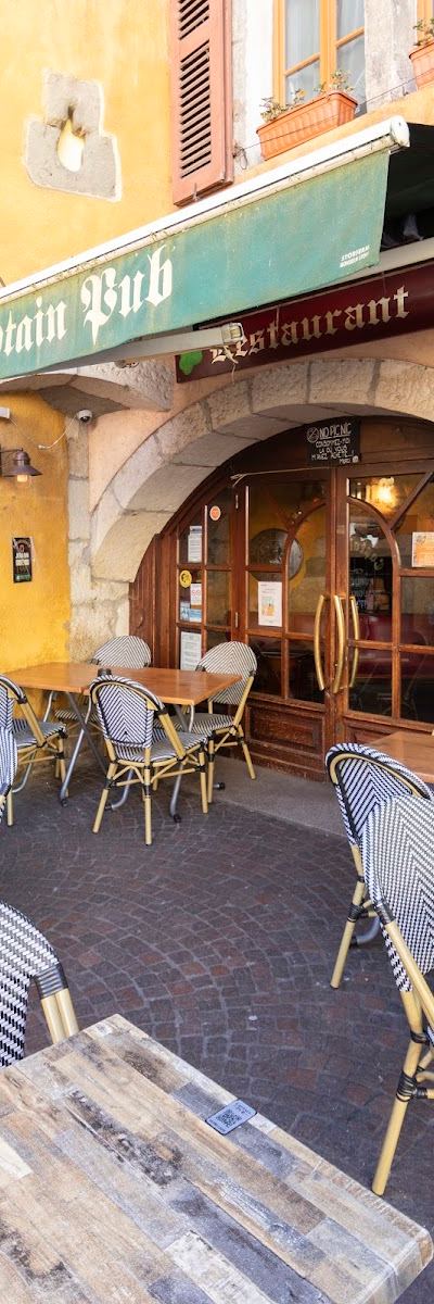 captain pub - Photo 2