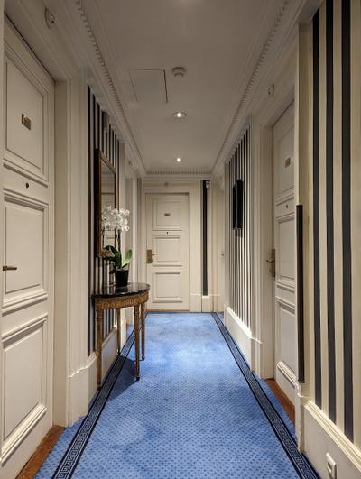 Le Dokhan's Champagne Bar — Paris