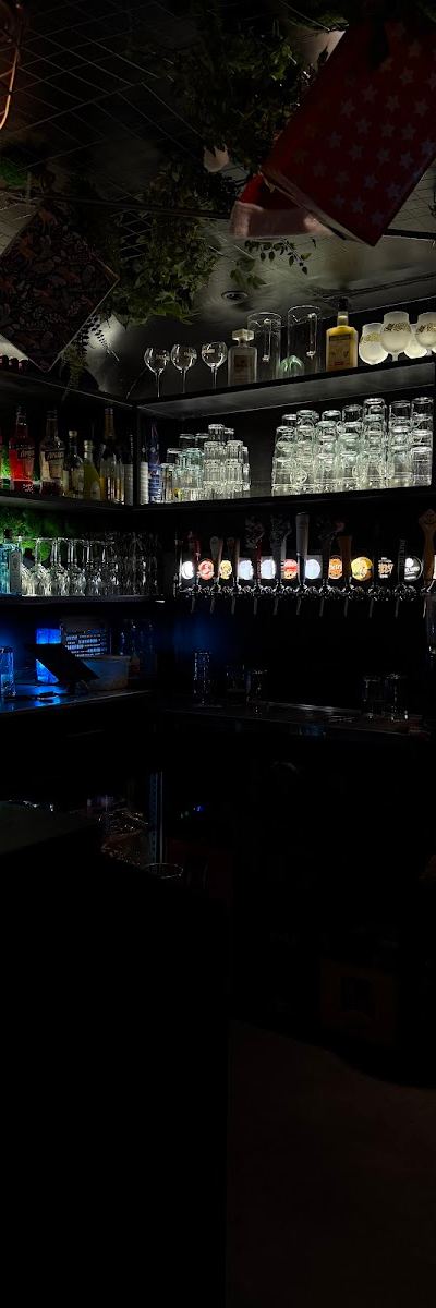 Pub Corner - Photo 3