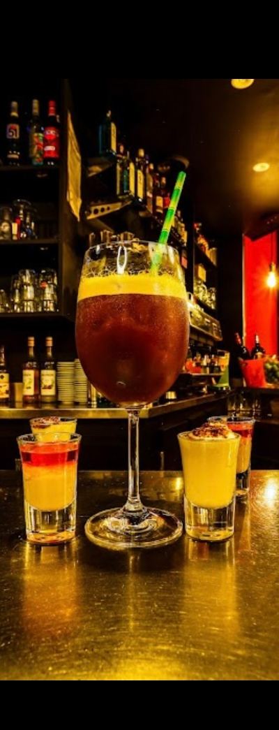 Attitude bar  — Paris 
