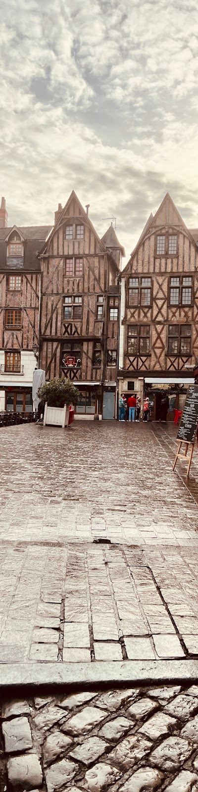 L'Excalibur — Tours
