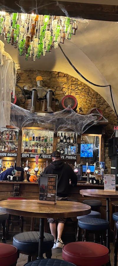 King Arthur Pub - Photo 3