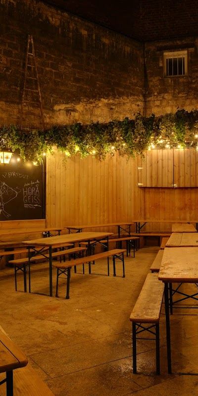 Kiez Biergarten - Photo 3