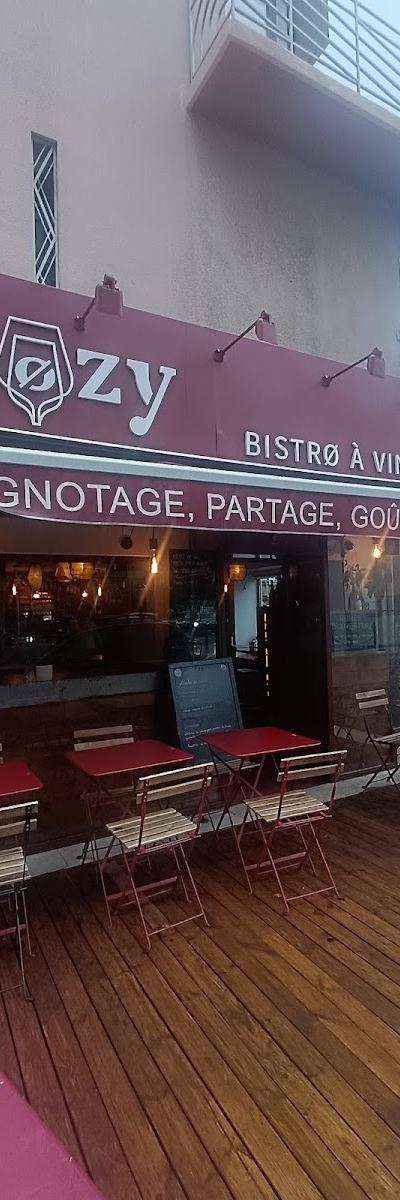 Kozy Bistro - Photo 3