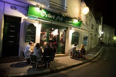 Oxford Pub - Photo 3