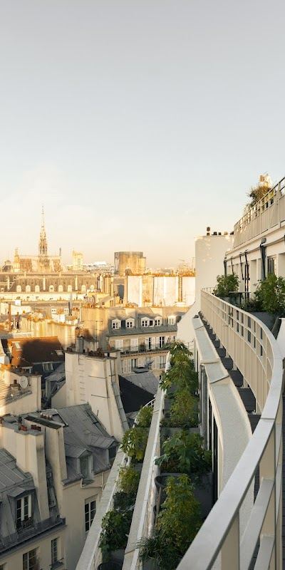 The Rooftop Dame des Arts — Paris