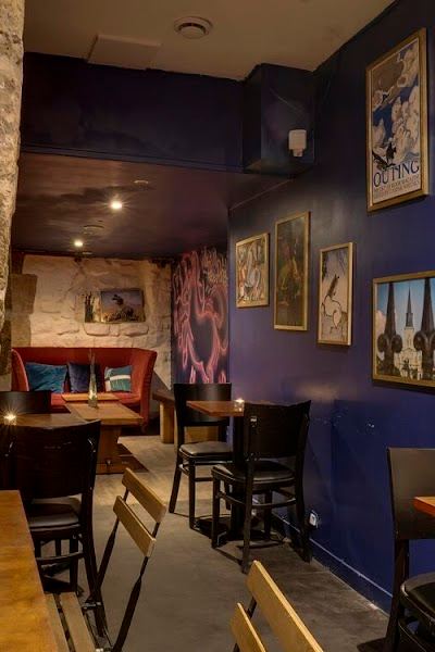 Le Petit Poney Bar — Paris