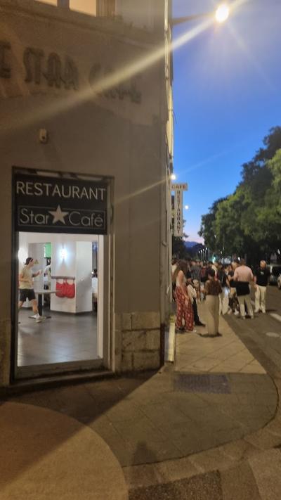 Star Cafe - Photo 2