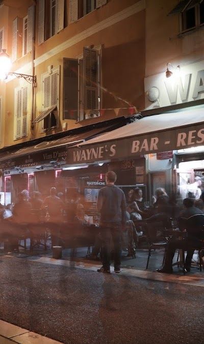 Wayne's Bar - Photo 3