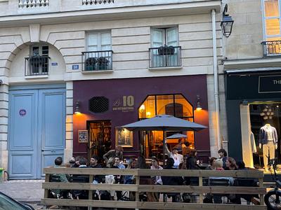 Bar à cocktails et vin près du métro Mabillon — Paris